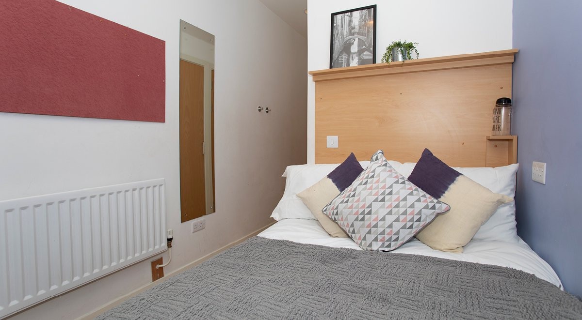 6 Bed Standard En-suite