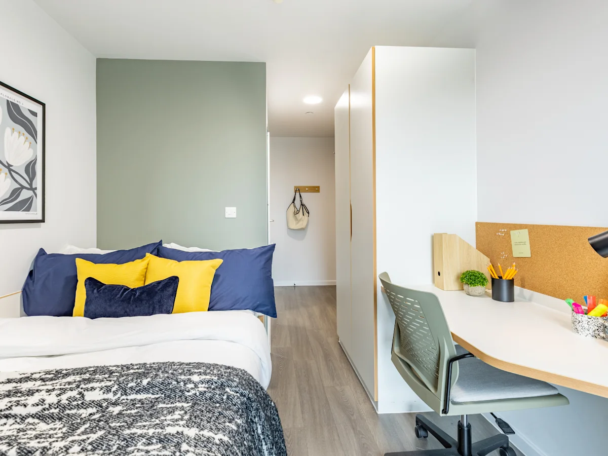 Silver En Suite