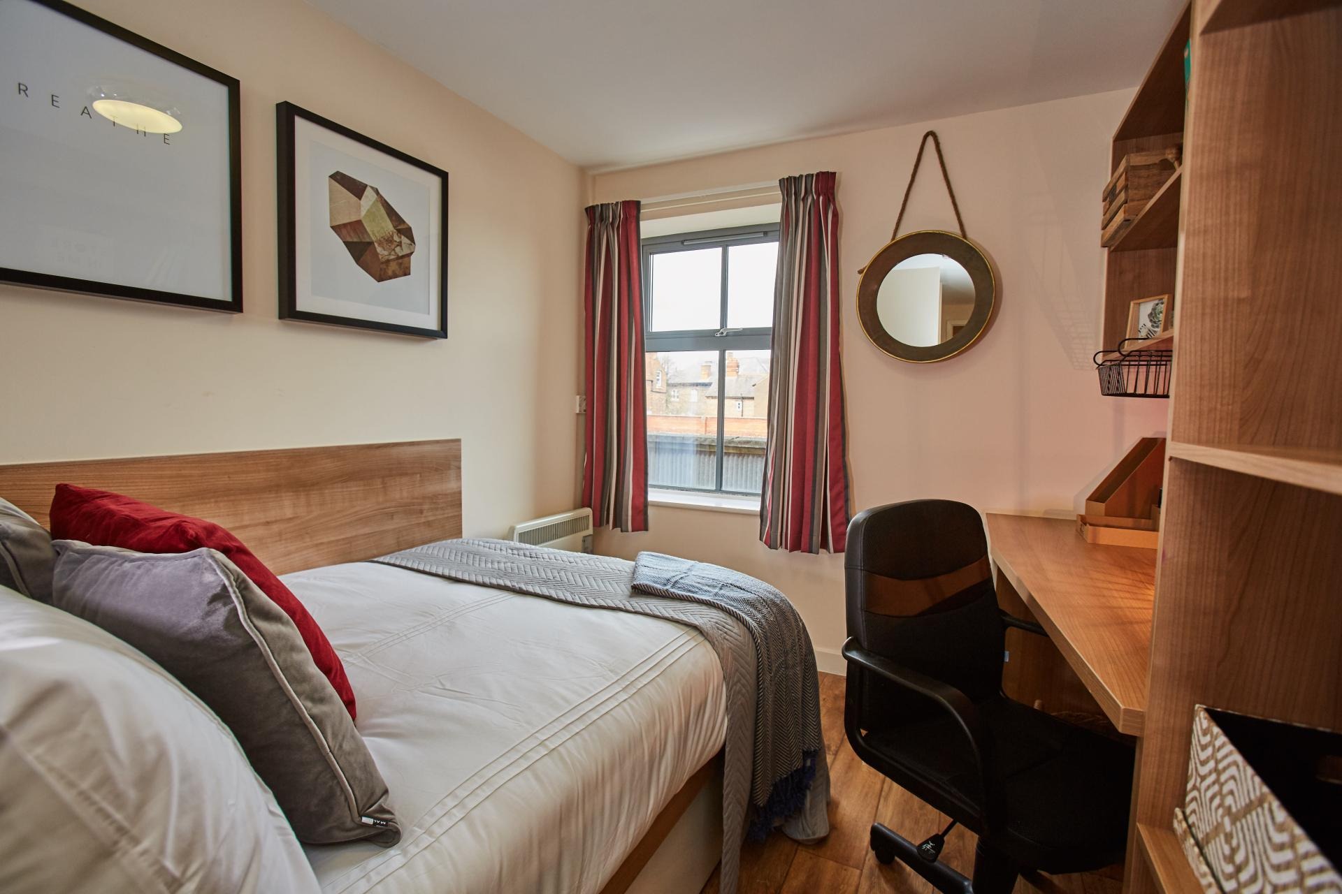 Silver En Suite