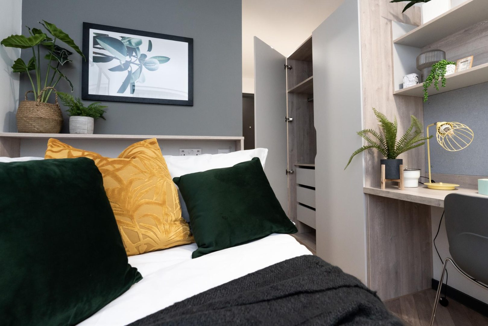 Silver En Suite