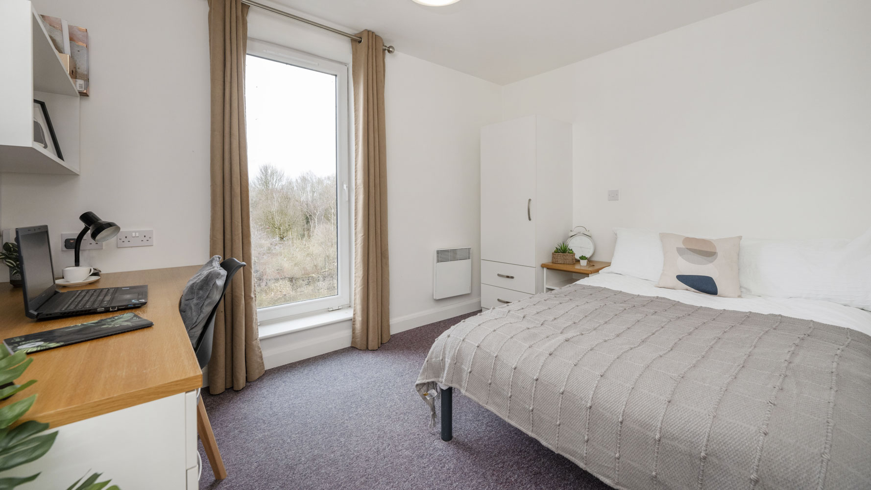 Premium En-suite with Wet Room