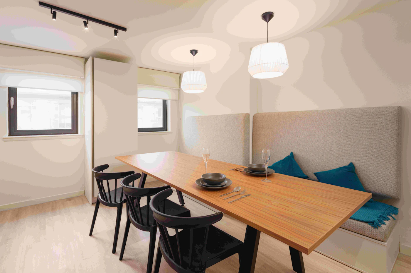 Ensuite - Courtyard