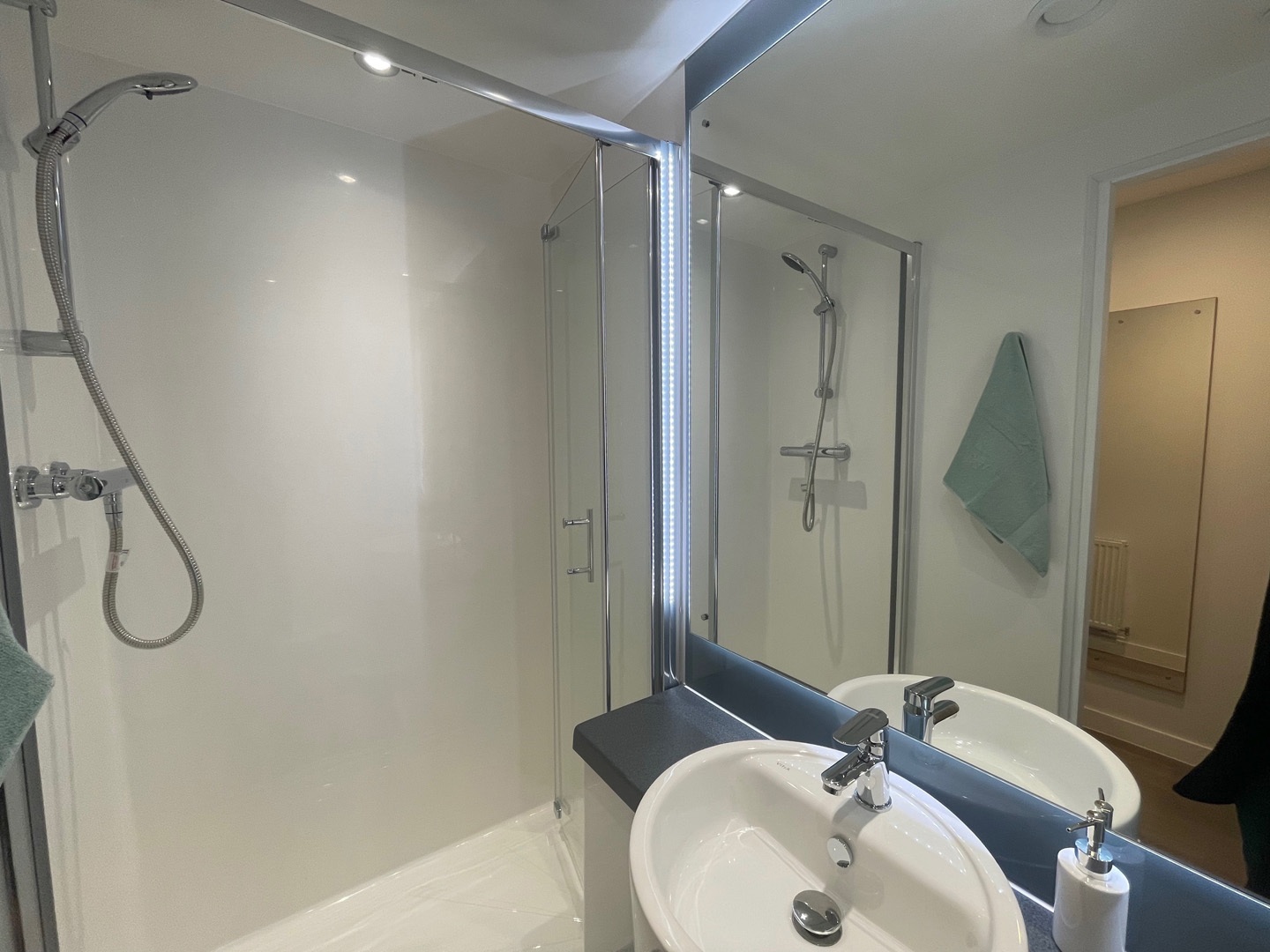 Ensuite - Gold
