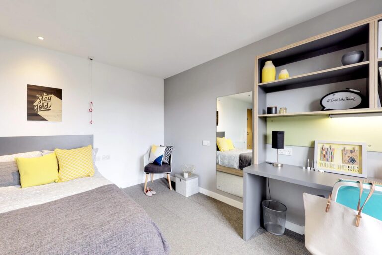 SUPERIOR ENSUITE